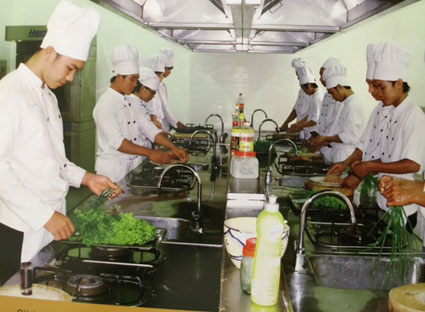 TRƯỜNG CAO ĐẲNG DẦU KHÍ