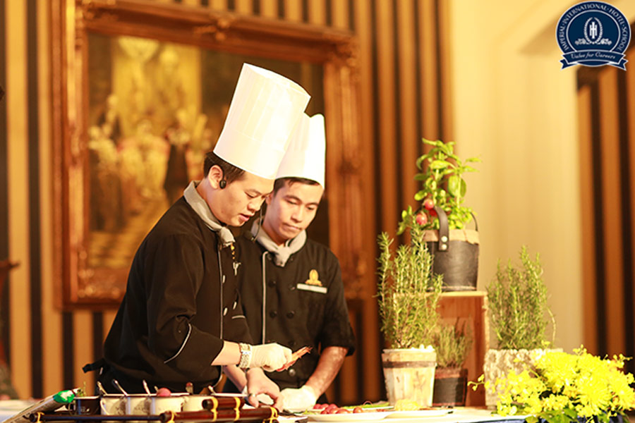 TRƯỜNG CAO ĐẲNG DẦU KHÍ