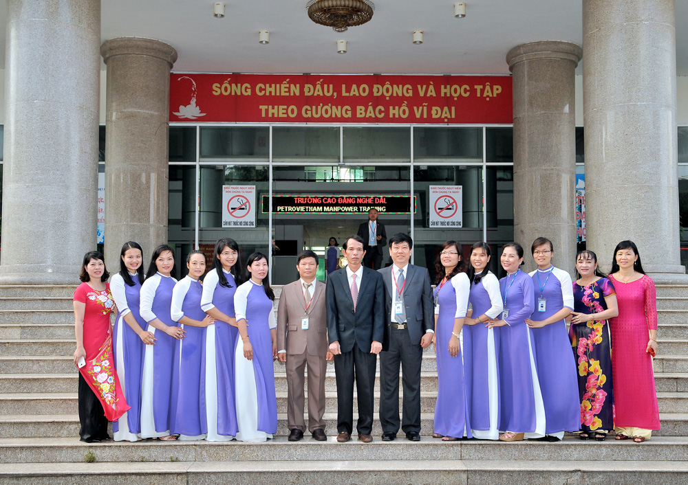 TRƯỜNG CAO ĐẲNG DẦU KHÍ