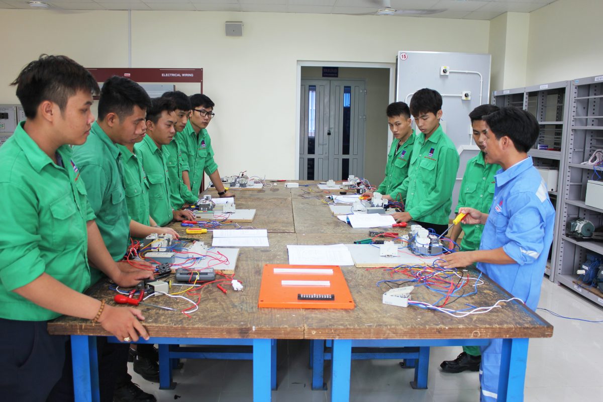 TRƯỜNG CAO ĐẲNG DẦU KHÍ