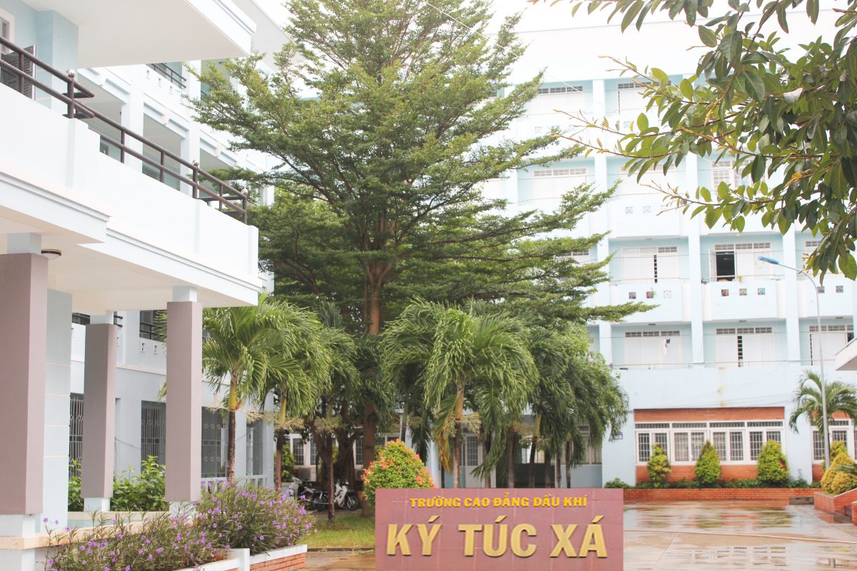 TRƯỜNG CAO ĐẲNG DẦU KHÍ
