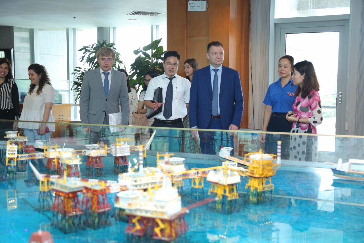 TRƯỜNG CAO ĐẲNG DẦU KHÍ