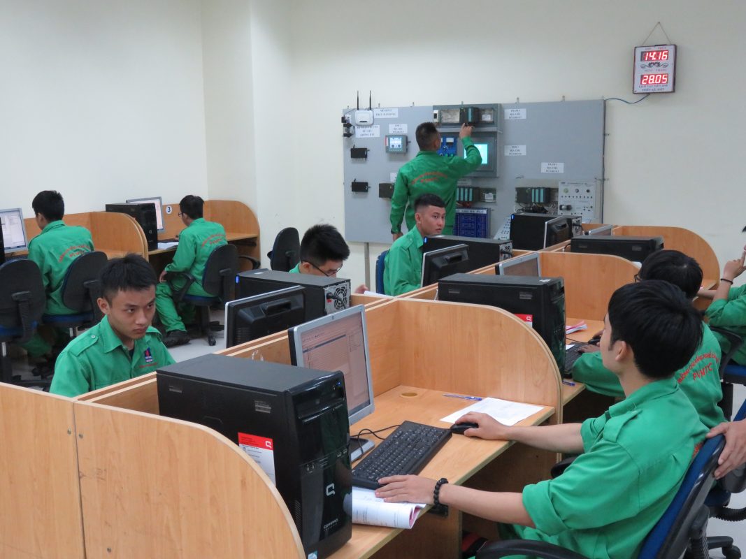 TRƯỜNG CAO ĐẲNG DẦU KHÍ
