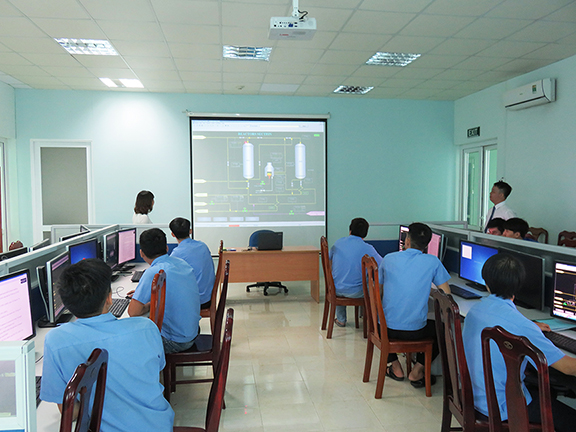 TRƯỜNG CAO ĐẲNG DẦU KHÍ