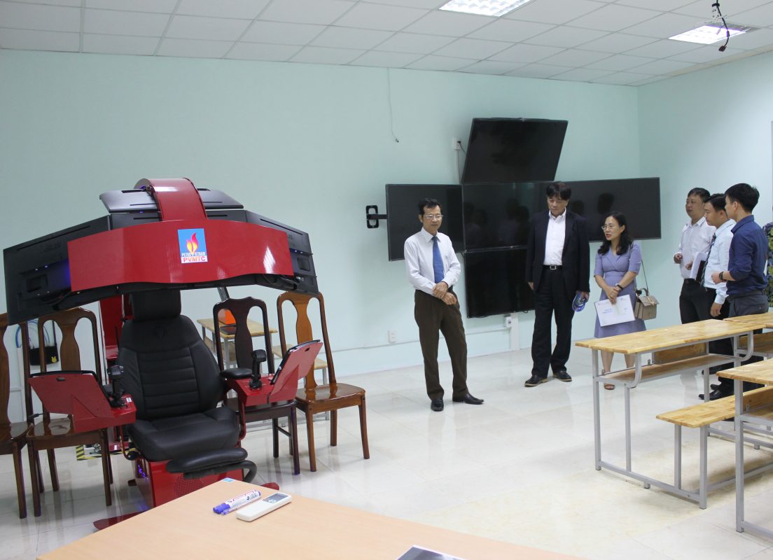 TRƯỜNG CAO ĐẲNG DẦU KHÍ