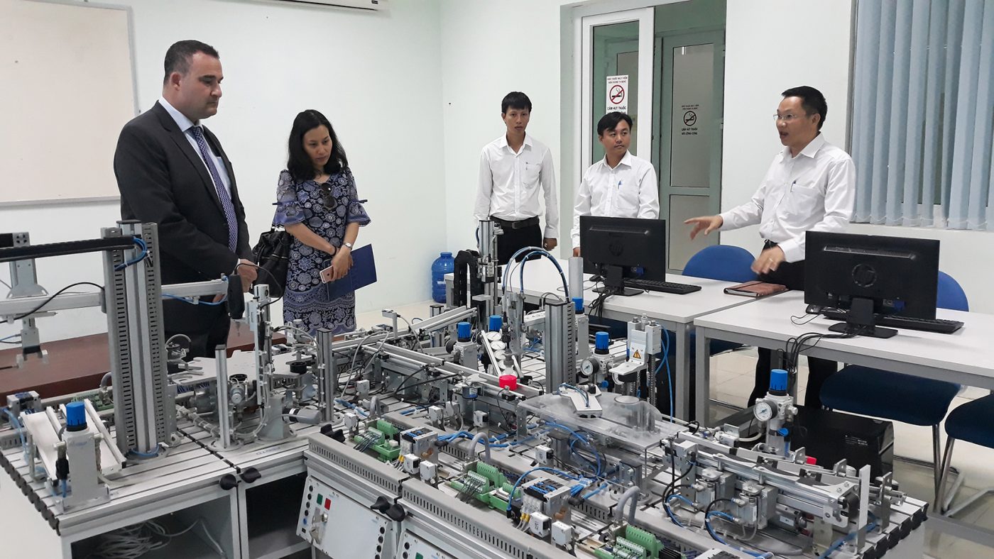 TRƯỜNG CAO ĐẲNG DẦU KHÍ