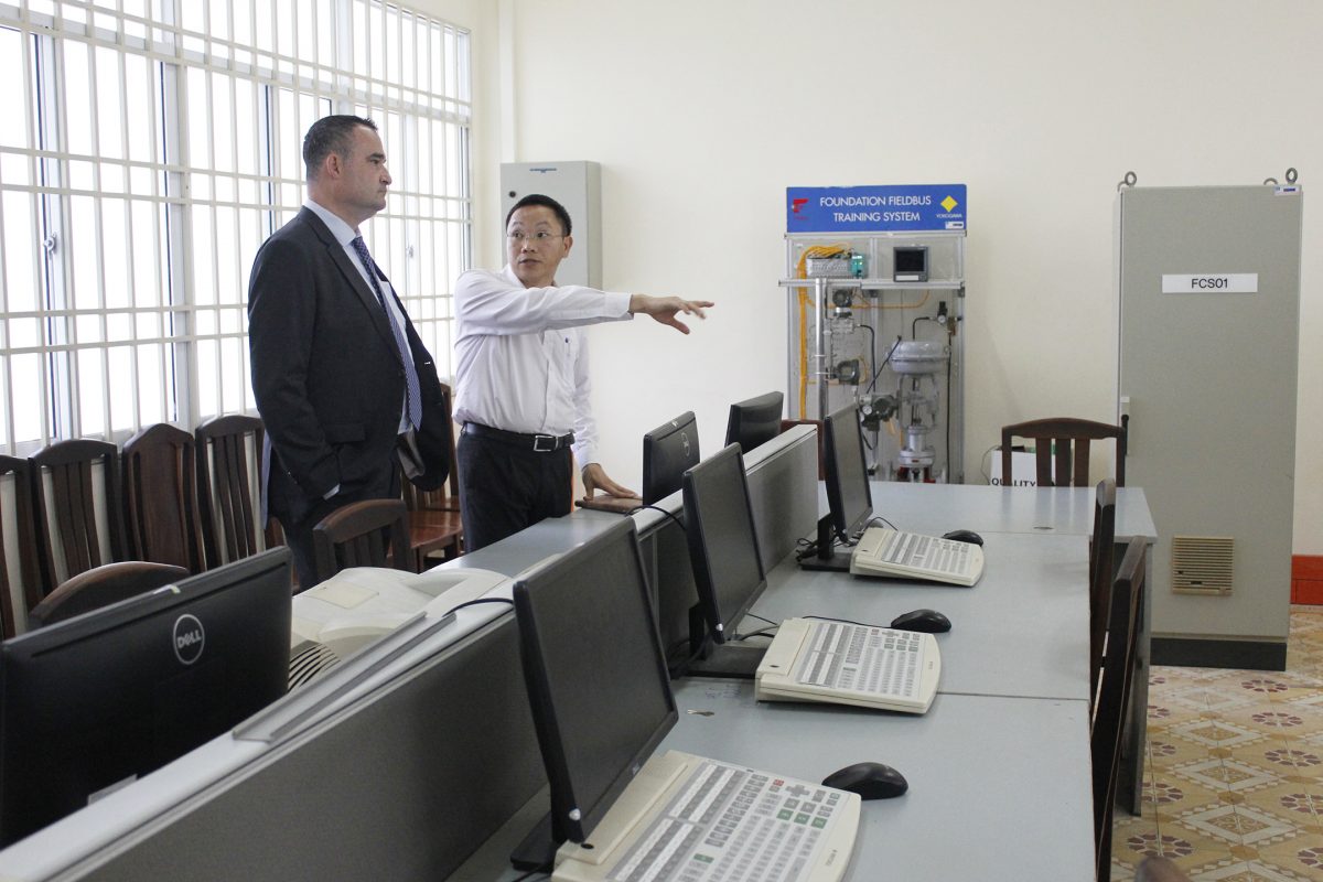 TRƯỜNG CAO ĐẲNG DẦU KHÍ