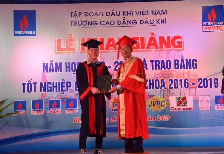 PVMTC tổ chức trao bằng tốt nghiệp và khai giảng năm học 2019-2020