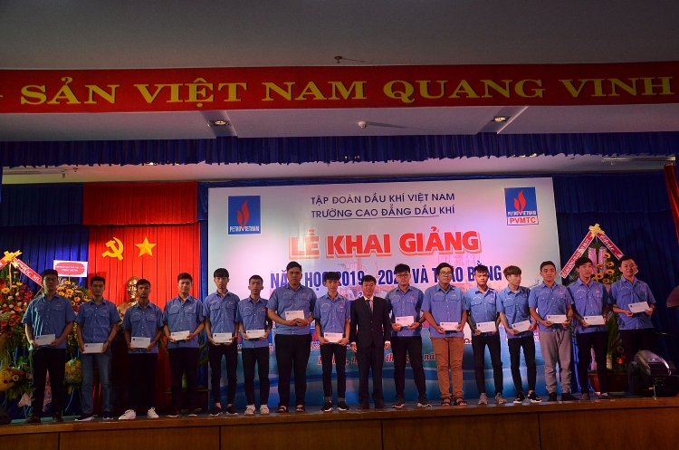 PVMTC tổ chức trao bằng tốt nghiệp và khai giảng năm học 2019-2020