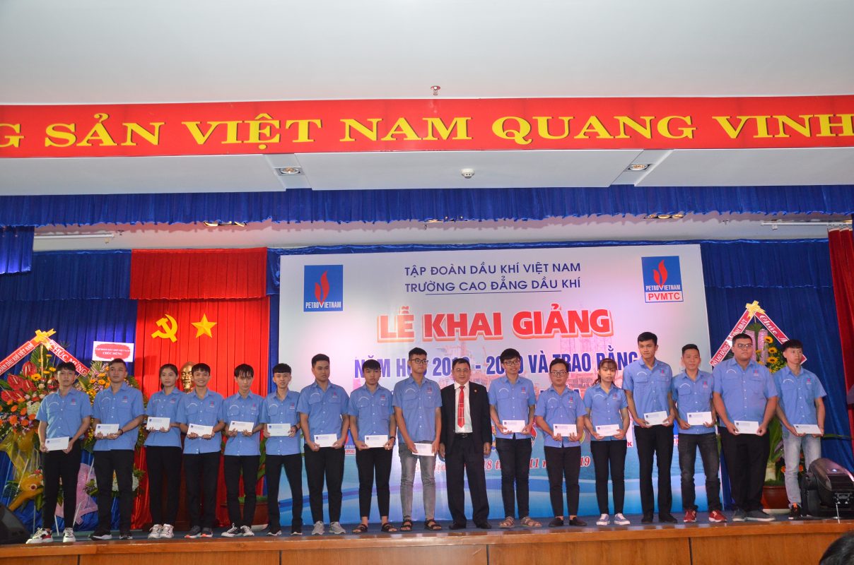 TRƯỜNG CAO ĐẲNG DẦU KHÍ