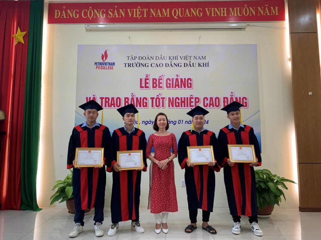 TRƯỜNG CAO ĐẲNG DẦU KHÍ