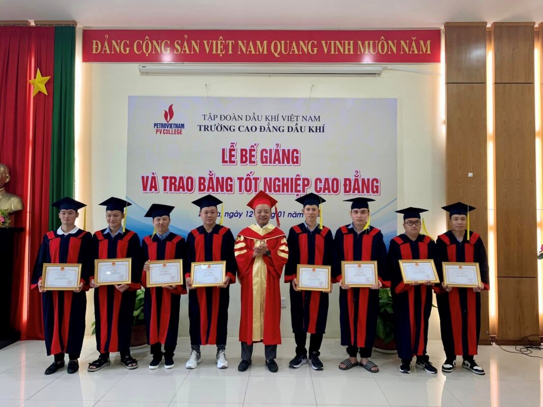 TRƯỜNG CAO ĐẲNG DẦU KHÍ