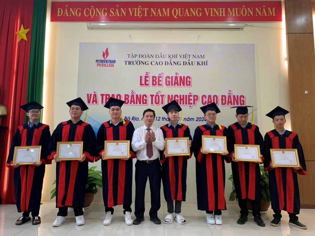 TRƯỜNG CAO ĐẲNG DẦU KHÍ