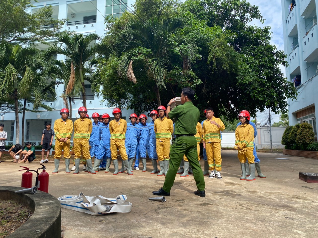 TRƯỜNG CAO ĐẲNG DẦU KHÍ