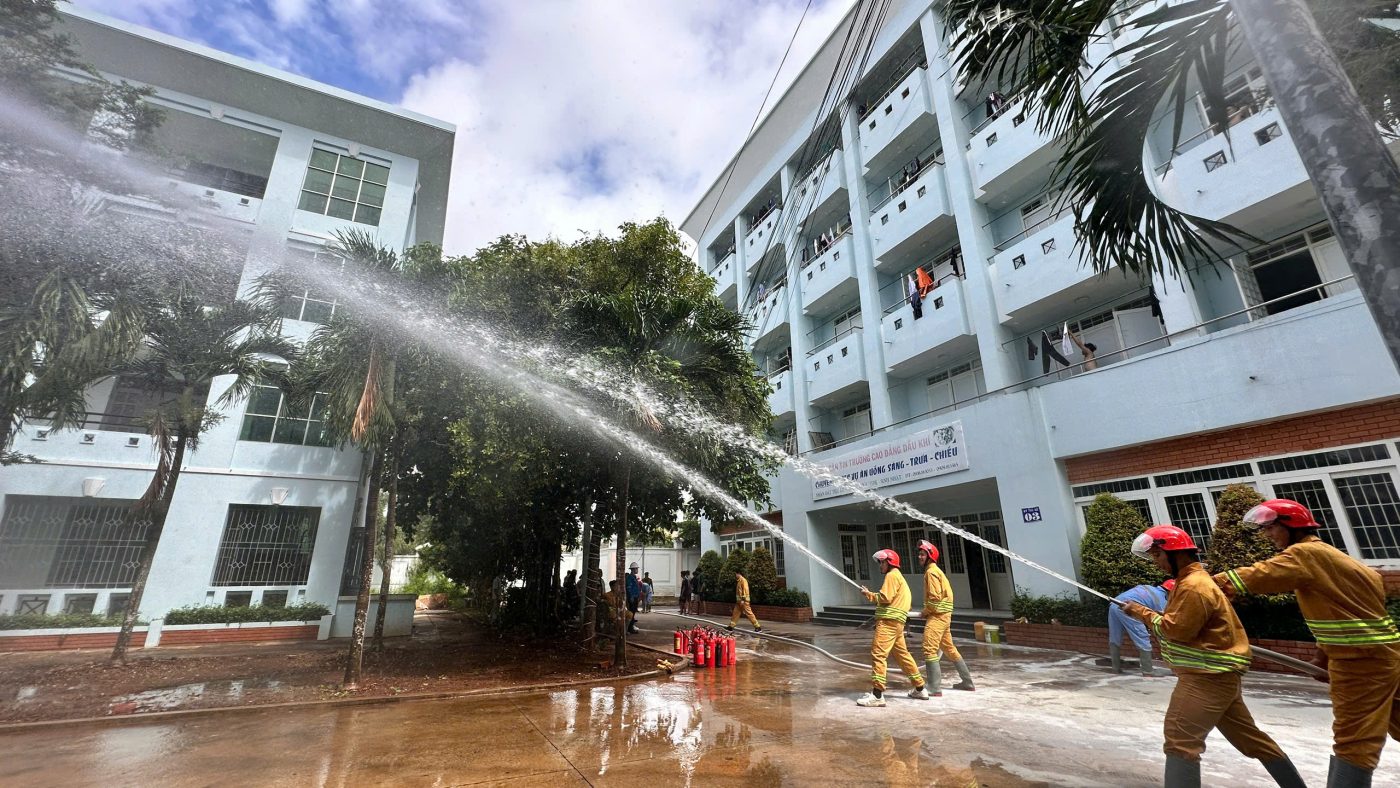 TRƯỜNG CAO ĐẲNG DẦU KHÍ