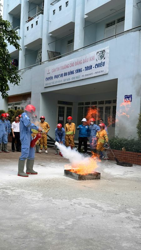 TRƯỜNG CAO ĐẲNG DẦU KHÍ