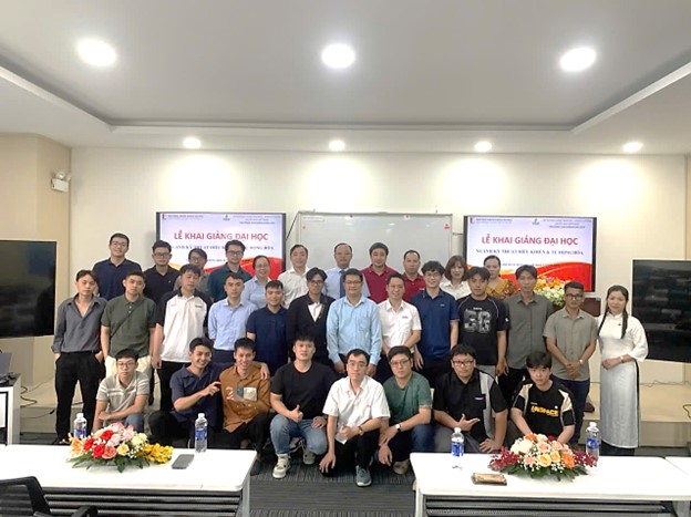 KHAI GIẢNG LỚP LIÊN THÔNG ĐẠI HỌC