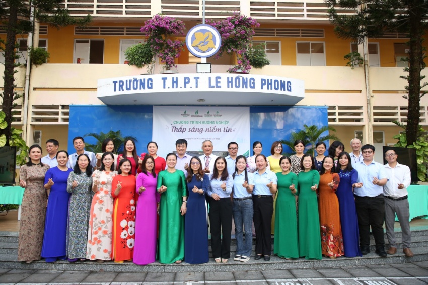 Petrovietnam “truyền lửa” ngành năng lượng cho học sinh Trường Lê Hồng Phong (phường Tam Thắng)