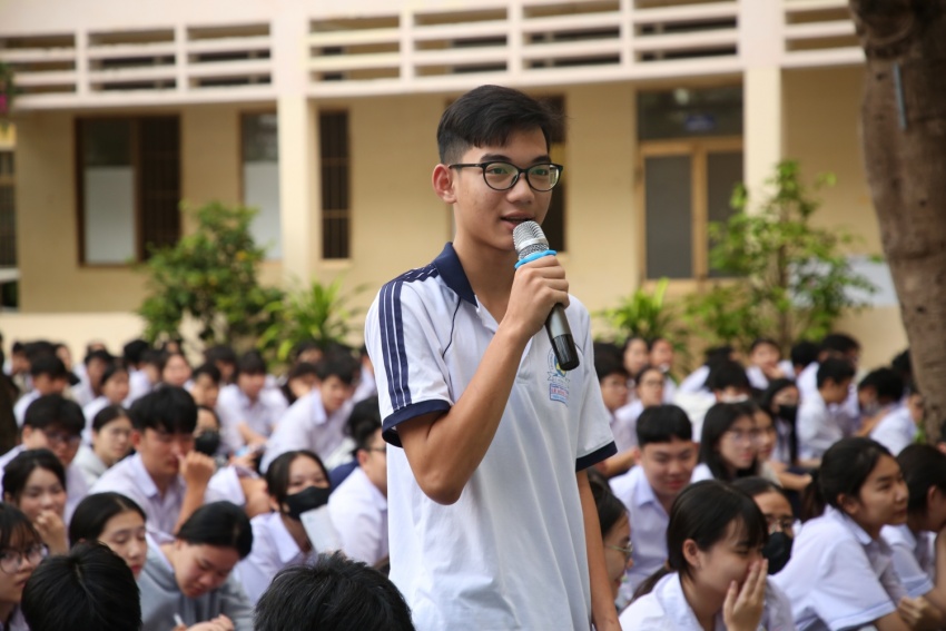 Petrovietnam đồng hành cùng học sinh THPT Lê Hồng Phong chinh phục ước mơ ngành Năng lượng Petrovietnam đồng hành cùng học sinh Trường THPT Lê Hồng Phong chinh phục ước mơ ngành năng lượng