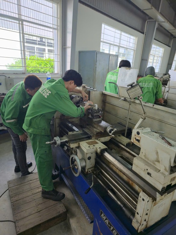 PVCOLLEGE TỔ CHỨC KỲ THI TỐT NGHIỆP KHÓA 2023: KHẲNG ĐỊNH CHẤT LƯỢNG ĐÀO TẠO GẮN LIỀN VỚI THỰC TIỄN DOANH NGHIỆP