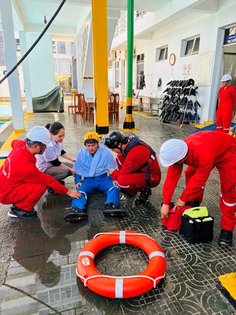 TRUNG TÂM ĐÀO TẠO ATMT (PVCOLLEGE) TĂNG CƯỜNG NĂNG LỰC ỨNG CỨU Y TẾ KHẨN CẤP THÔNG QUA DIỄN TẬP ĐỊNH KỲ