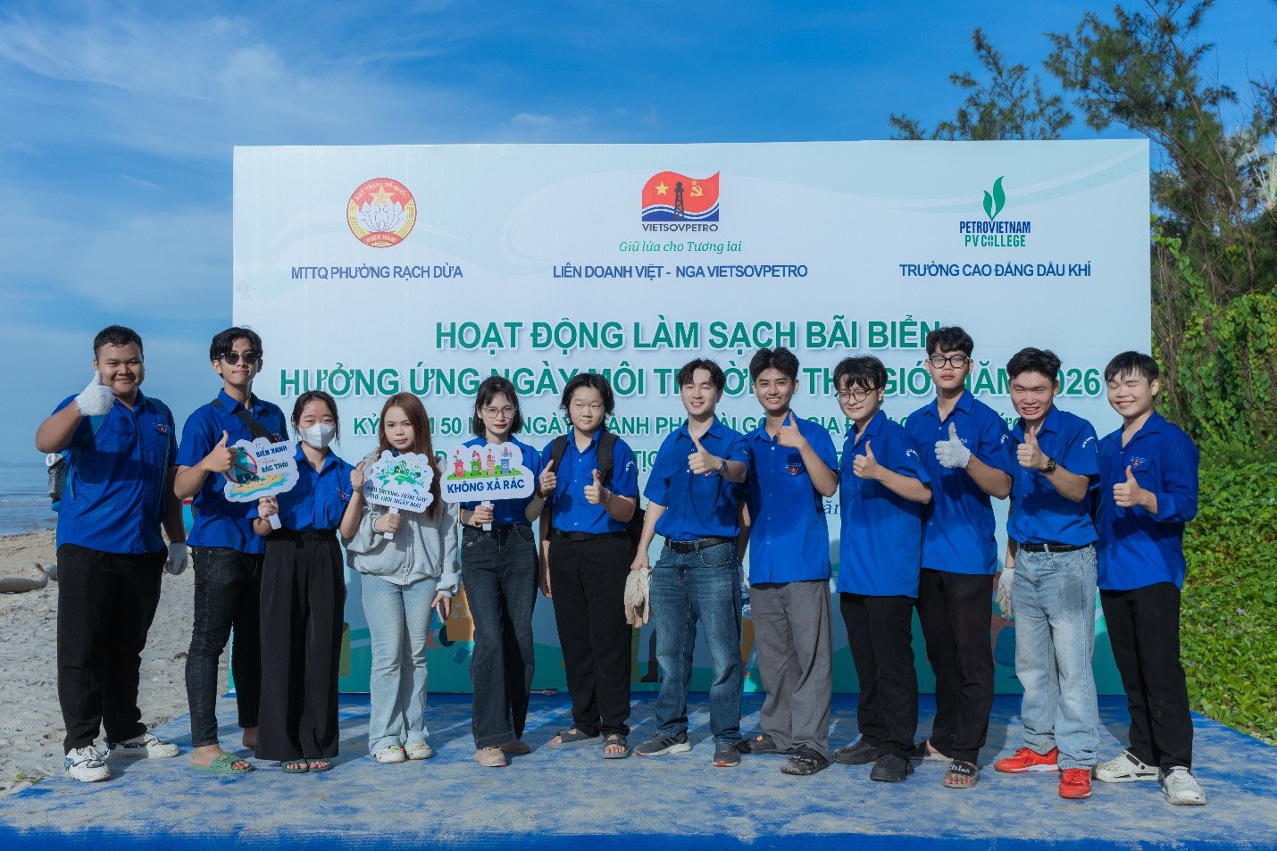 TUỔI TRẺ PVCOLLEGE RA QUÂN LÀM SẠCH BÃI BIỂN CHÍ LINH HƯỞNG ỨNG NGÀY MÔI TRƯỜNG THẾ GIỚI NĂM 2026