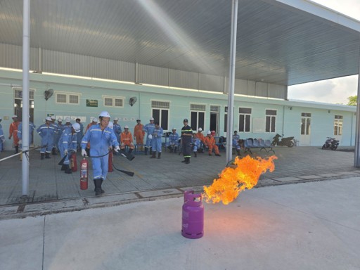 PVCOLLEGE ĐỒNG HÀNH CÙNG NCSP TRIỂN KHAI CHƯƠNG TRÌNH HUẤN LUYỆN PCCC & CNCH NĂM 2026