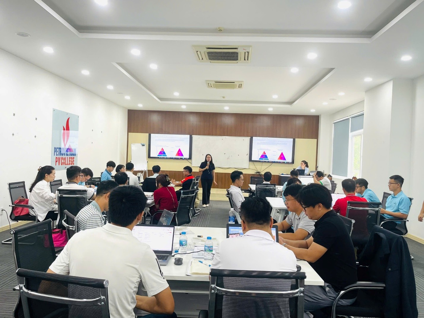 PVCollege triển khai chuyên đề “Quản trị danh mục đầu tư cho Nhà quản lý” dành cho học viên Chương trình Petrovietnam-NEXT 2025