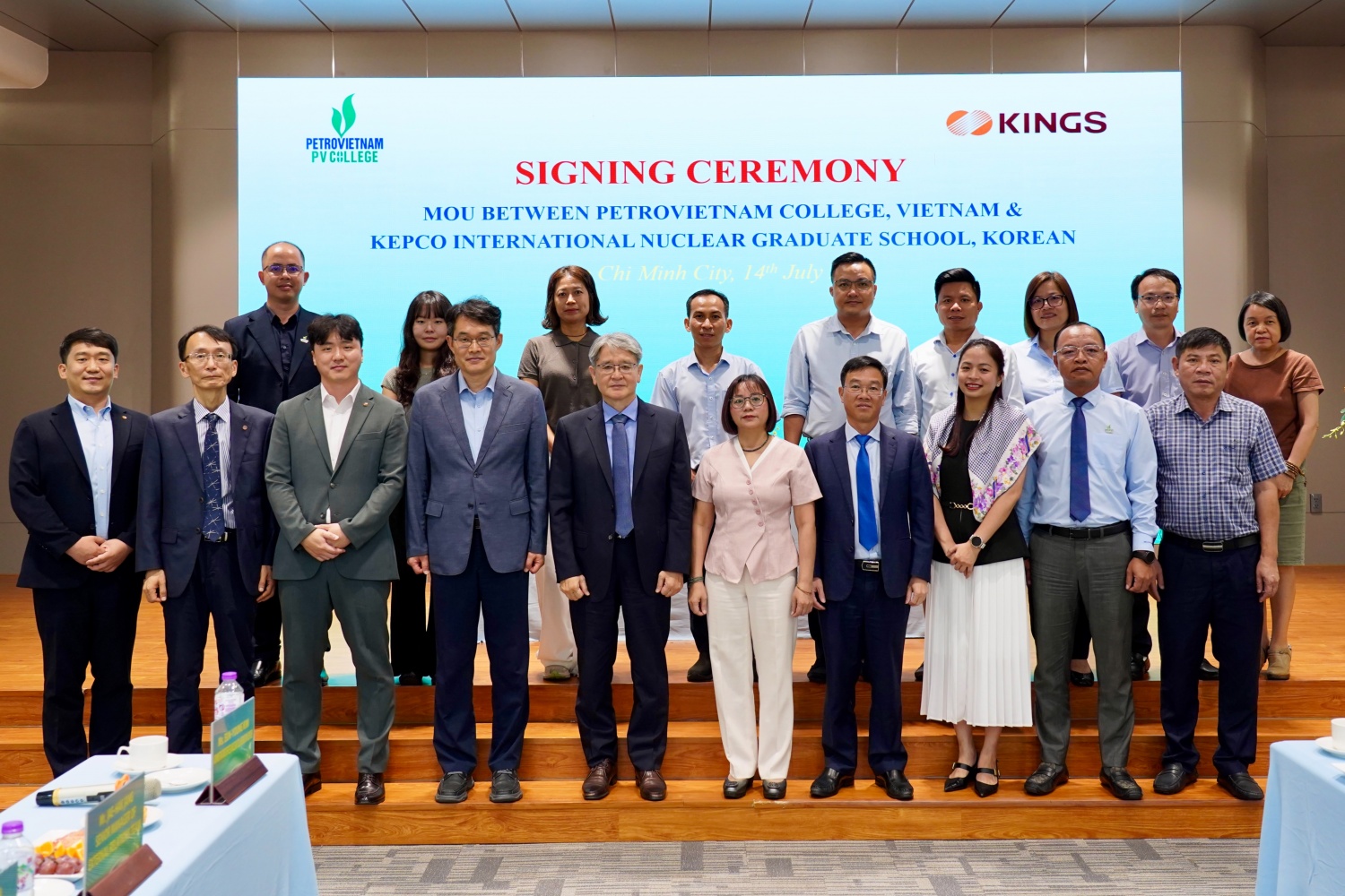 PV College và KEPCO International Nuclear Graduate School (KINGS) ký kết hợp tác đào tạo nguồn nhân lực hạt nhân chất lượng cao PV College và KINGS ký kết hợp tác đào tạo nguồn nhân lực hạt nhân chất lượng cao