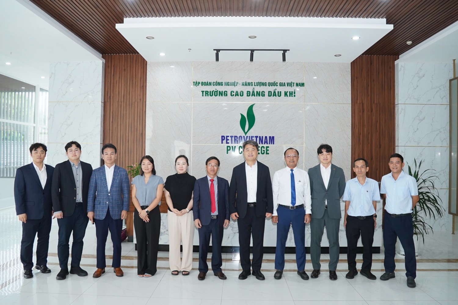 PV College và đối tác Hàn Quốc trao đổi hợp tác đào tạo nhân lực điện hạt nhân