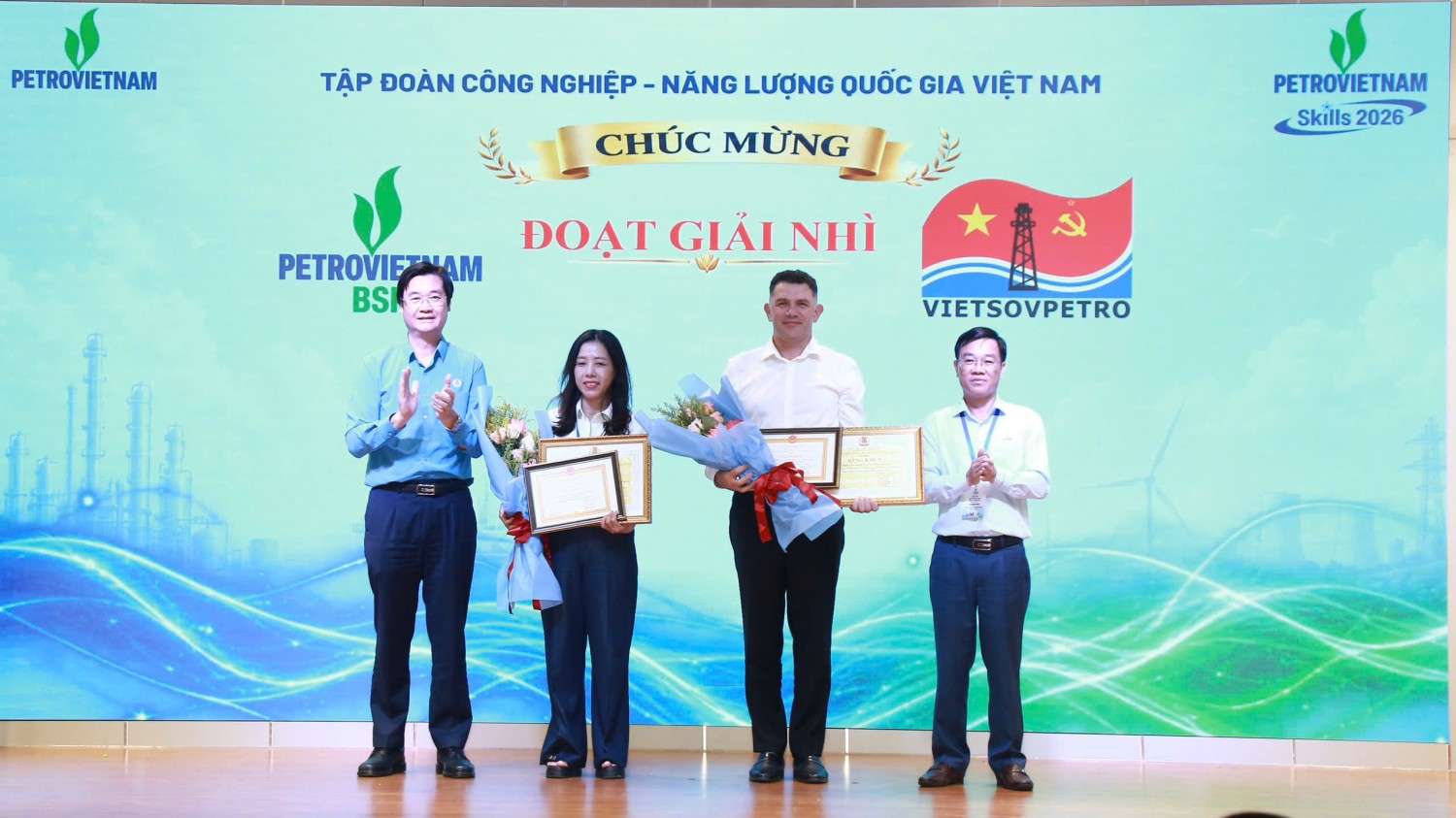 Bế mạc Hội thi Tay nghề Dầu khí lần thứ IX: Tôn vinh những “bàn tay vàng” - thắp sáng khát vọng vươn xa Bế mạc Hội thi Tay nghề Dầu khí lần thứ IX: Tôn vinh những “bàn tay vàng” - thắp sáng khát vọng vươn xa