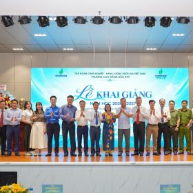 PVCollege trao bằng tốt nghiệp và khai giảng năm học 2026-2027